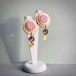 Wood earrings with glass crystal